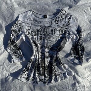 Artistic Black and White quarter length Sleeve Top